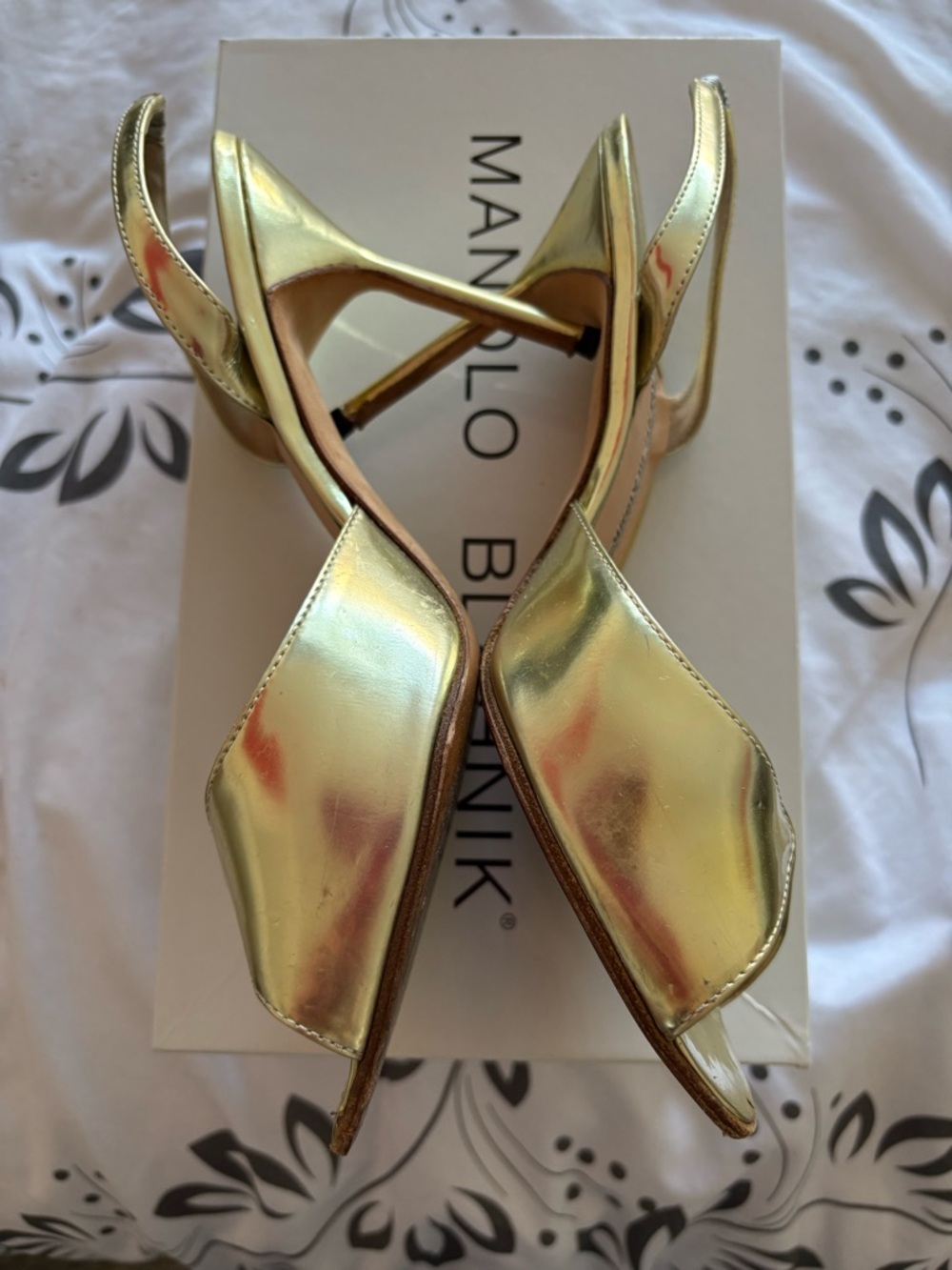 Manolo Blahnik Shiny Metallic Gold Slingback Peep-Toe Heels - Picture 2 of 9